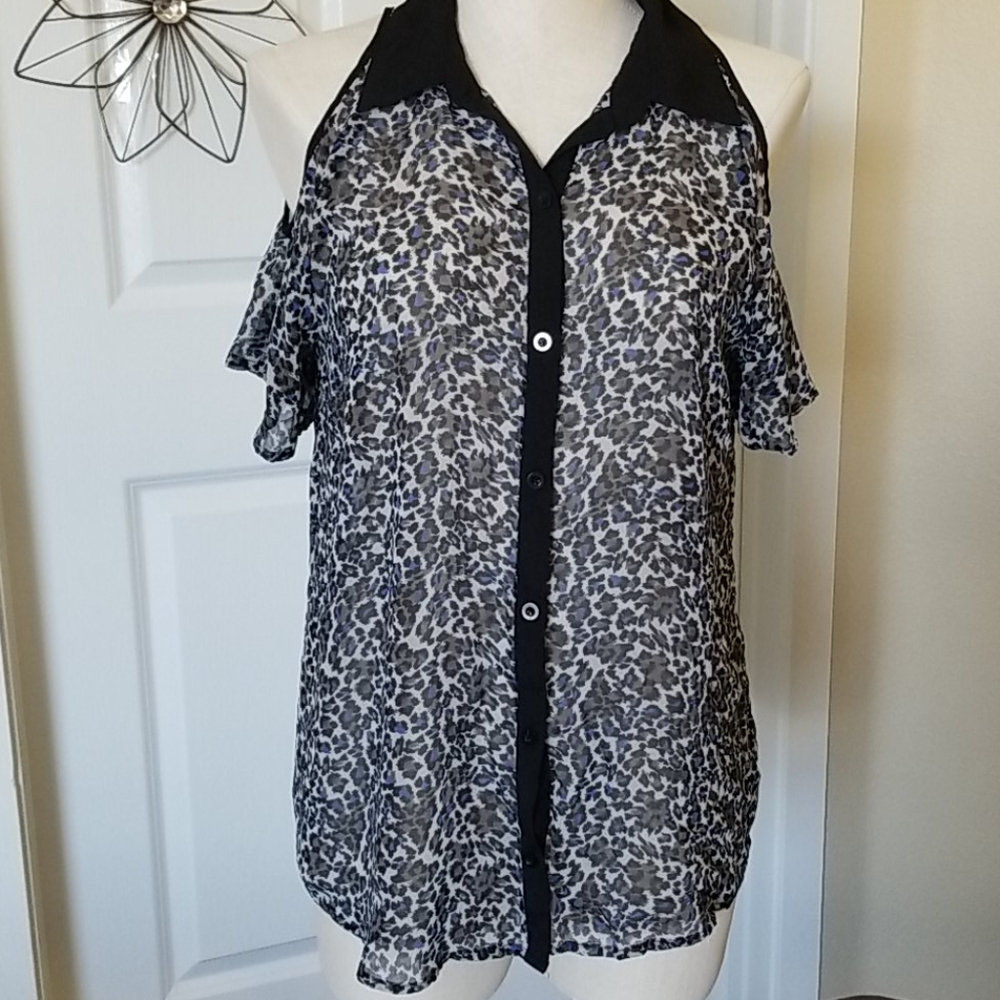 Forever 21 Short Sleeve Cold Shoulder Top Sz L   3/$15